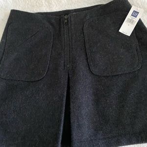 Gap charcoal Gray virgin wool skirt (size6)